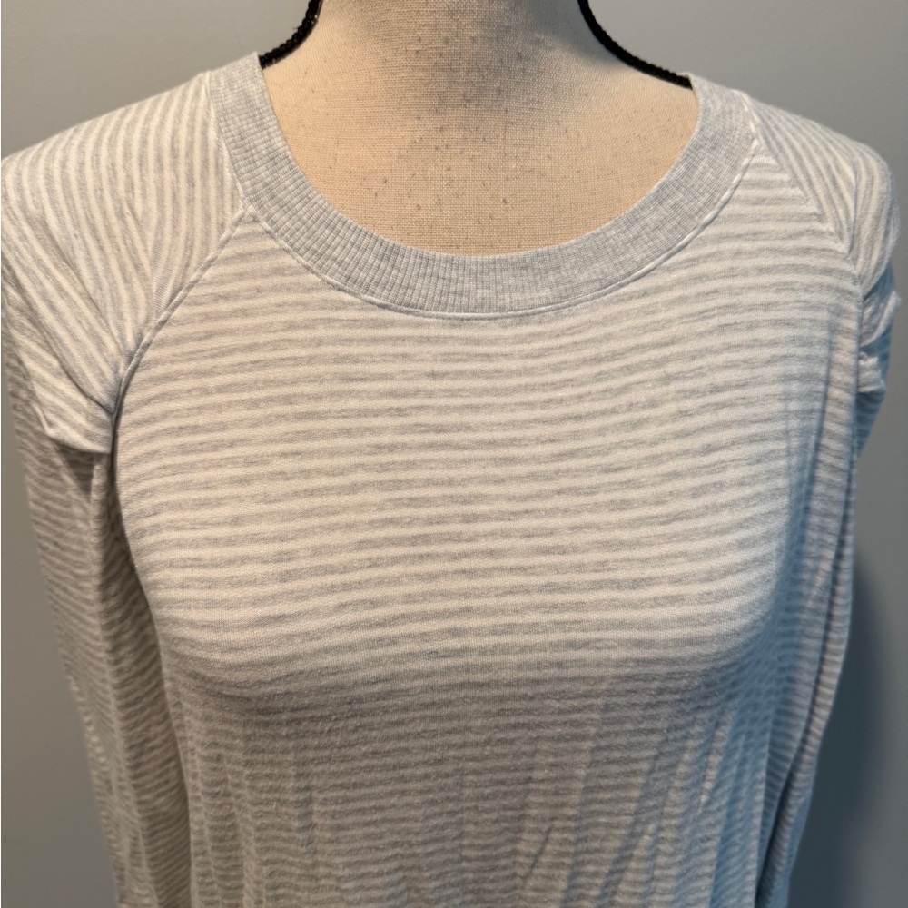 Haven Well Within Soft Gray Stripe Long Sleeve Pullover Sweatshirt Womens Medium - Picture 4 of 7